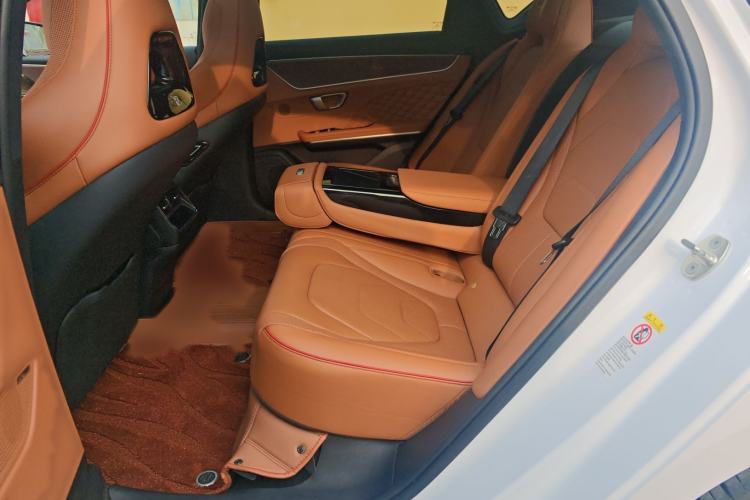 Used BYD Han 2022 DM-p 202km Four-Wheel Drive Flagship Model Left Rear Seat