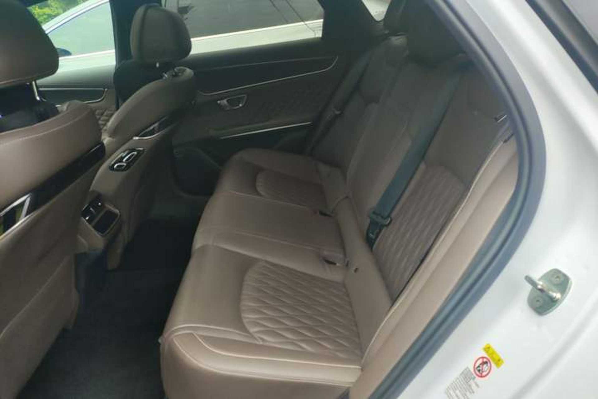 Used BYD Han 2022 EV Genesis Edition 715 km Front-Wheel-Drive Flagship Model Left Rear Seat
