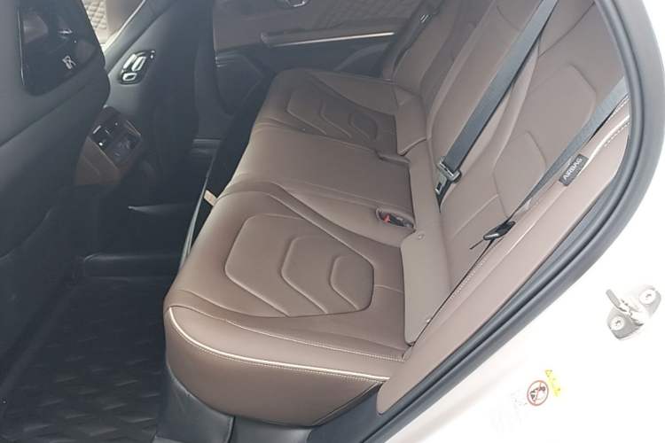 Used BYD Han 2022 EV Genesis Edition 715 km Front-Wheel-Drive Flagship Model Left Rear Seat