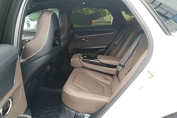 Used BYD Han 2022 EV Genesis Edition 610KM All-Wheel Drive Premium Model Left Rear Seat