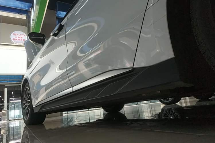 Used BYD Han 2022 DM-i 121KM Luxury Model Left Side Sill