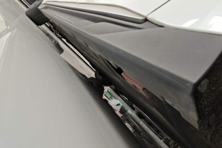 Used BYD Han 2022 EV Genesis Edition 610KM All-Wheel Drive Premium Model Left Side Sill