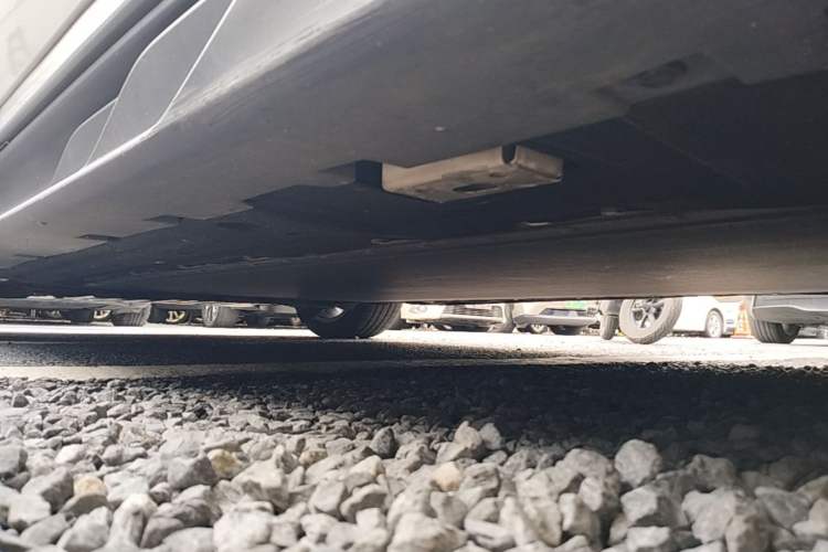 Used BYD Han 2022 EV Genesis Edition 715 km Front-Wheel-Drive Flagship Model Left Side Sill