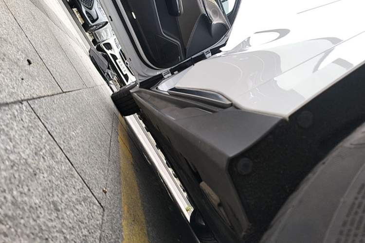 Used BYD Han 2022 EV Genesis Edition 610KM All-Wheel Drive Premium Model Left Side Sill