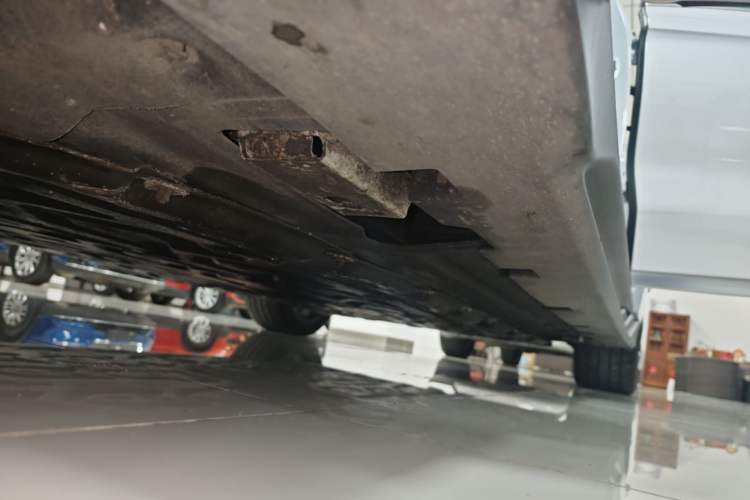 Used BYD Han 2022 EV 610 km All-Wheel-Drive Qianshan Cui Limited Edition Left Side Sill