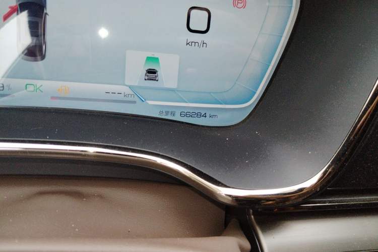 Used BYD Han 2022 DM-i 121KM Luxury Model Odometer Close Up