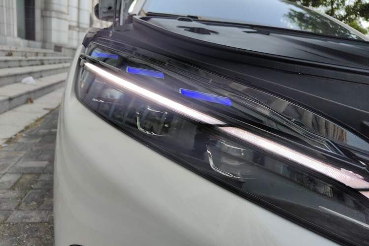 Used BYD Han 2022 EV Genesis Edition 610KM All-Wheel Drive Premium Model Right Front Headlight
