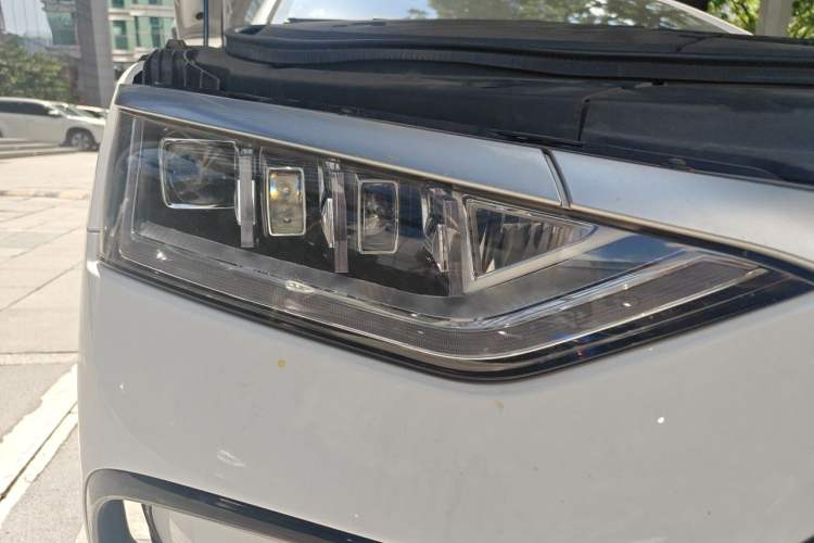 Used BYD Han 2022 DM-i 121KM Luxury Model Right Front Headlight