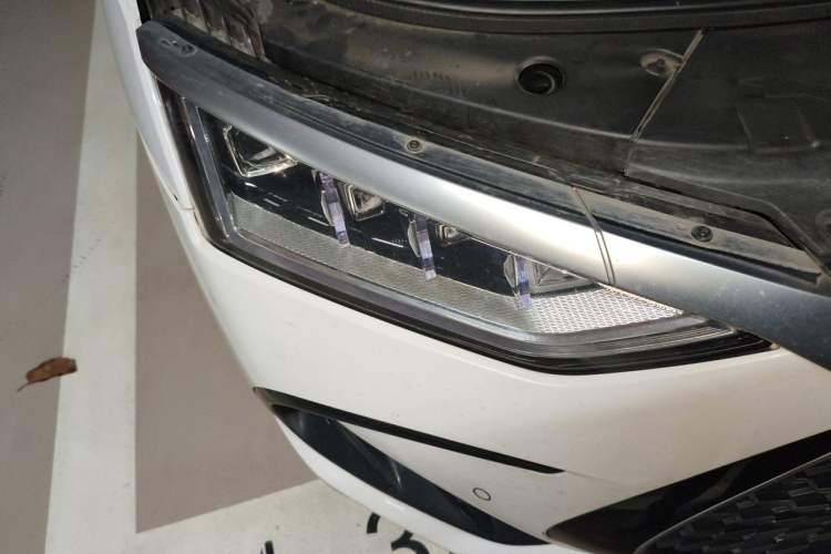 Used BYD Han 2022 DM-i 121KM Prestige Model Right Front Headlight