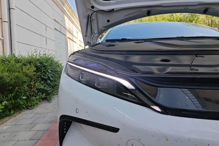 Used BYD Han 2022 EV Genesis Edition 610KM All-Wheel Drive Premium Model Right Front Headlight