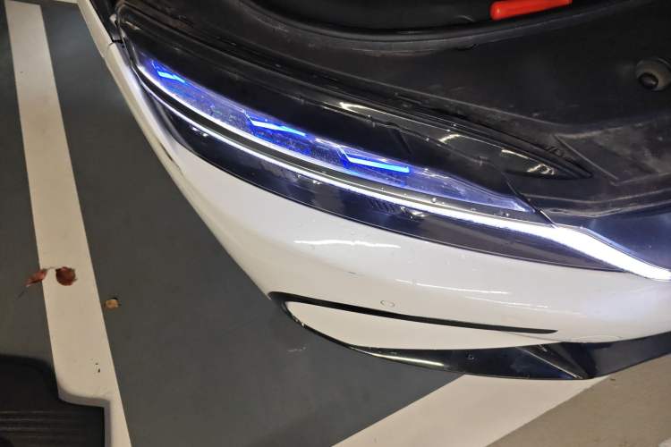 Used BYD Han 2022 EV Genesis Edition 715 km Front-Wheel-Drive Flagship Model Right Front Headlight
