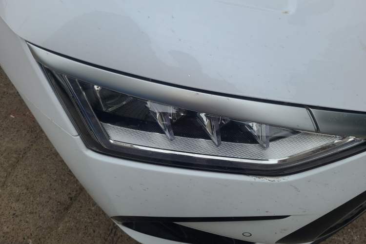 Used BYD Han 2022 DM-i 121KM Prestige Model Right Front Headlight