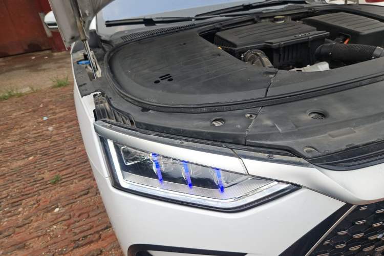 Used BYD Han 2022 DM-i 121KM Prestige Model Right Front Headlight