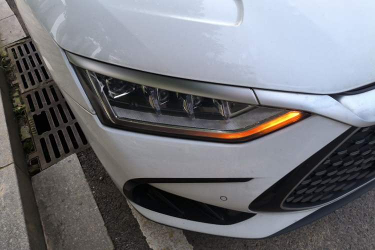 Used BYD Han 2022 DM-i 121KM Luxury Model Right Front Headlight