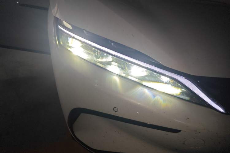 Used BYD Han 2022 EV Genesis Edition 610KM All-Wheel Drive Premium Model Right Front Headlight