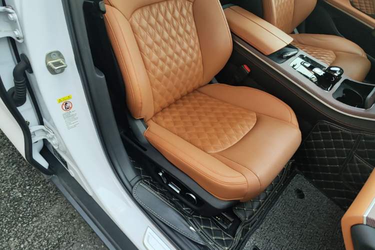 Used BYD Han 2022 DM-i 121KM Luxury Model Right Front Seat