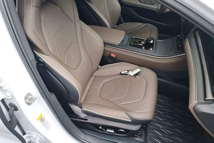 Used BYD Han 2022 EV Genesis Edition 715 km Front-Wheel-Drive Flagship Model Right Front Seat