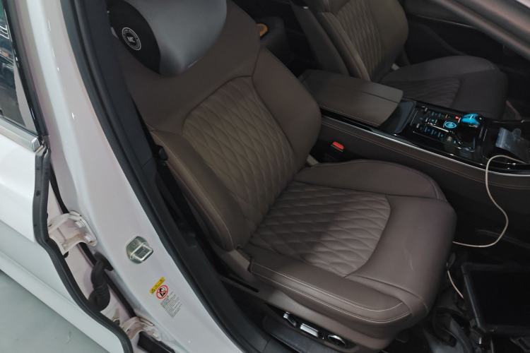 Used BYD Han 2022 DM-i 121KM Prestige Model Right Front Seat
