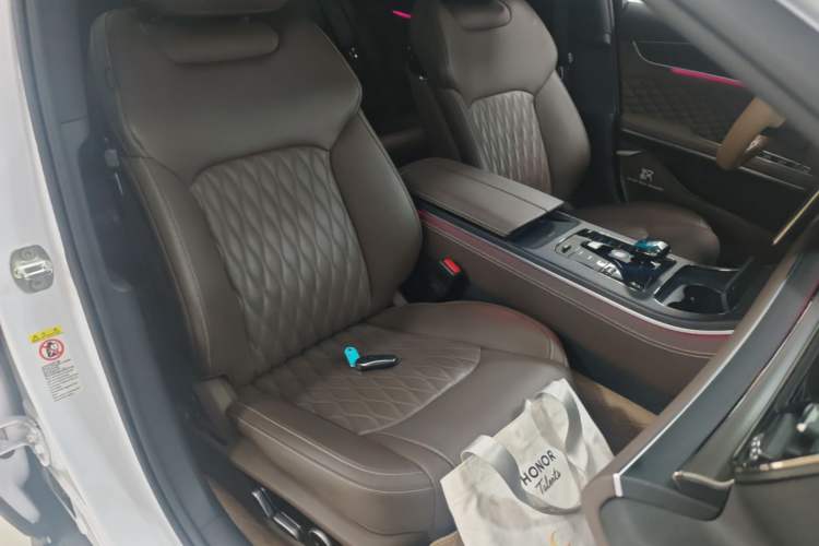Used BYD Han 2022 EV 610 km All-Wheel-Drive Qianshan Cui Limited Edition Right Front Seat