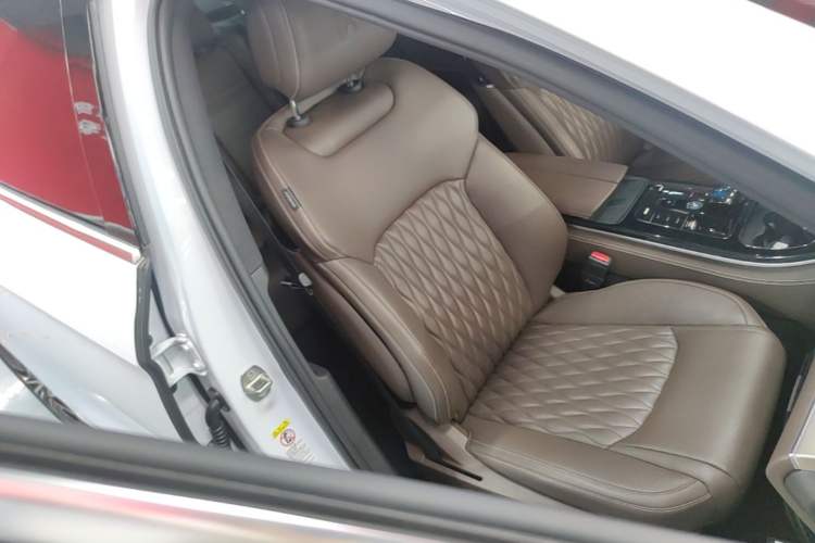 Used BYD Han 2022 DM-i 121KM Prestige Model Right Front Seat