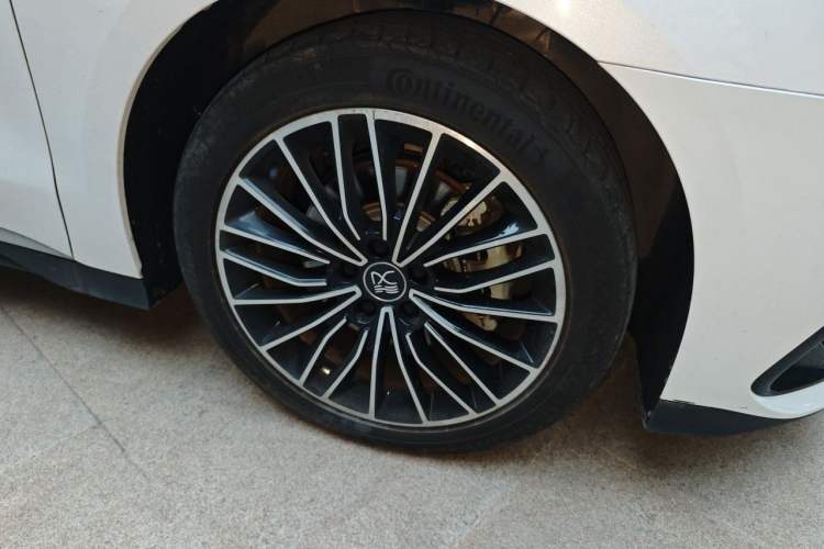 Used BYD Han 2022 DM-i 121KM Luxury Model Right Front Wheel Hub