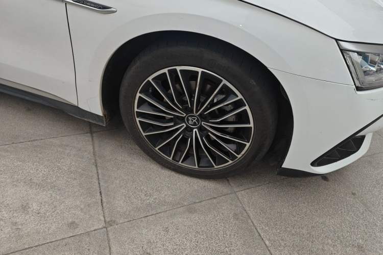 Used BYD Han 2022 DM-i 121KM Prestige Model Right Front Wheel Hub