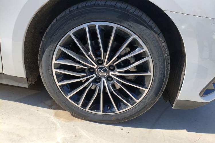 Used BYD Han 2022 DM-i 121KM Luxury Model Right Front Wheel Hub