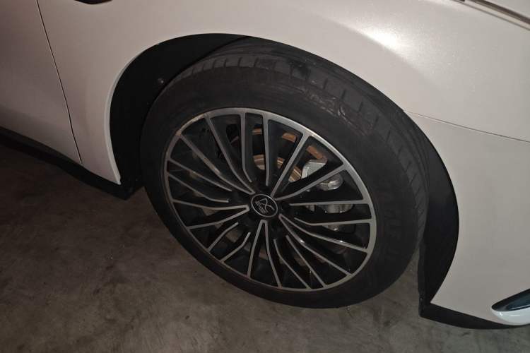 Used BYD Han 2022 DM-i 121KM Luxury Model Right Front Wheel Hub