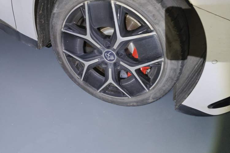Used BYD Han 2022 DM-i 242km Flagship Model Right Front Wheel Hub