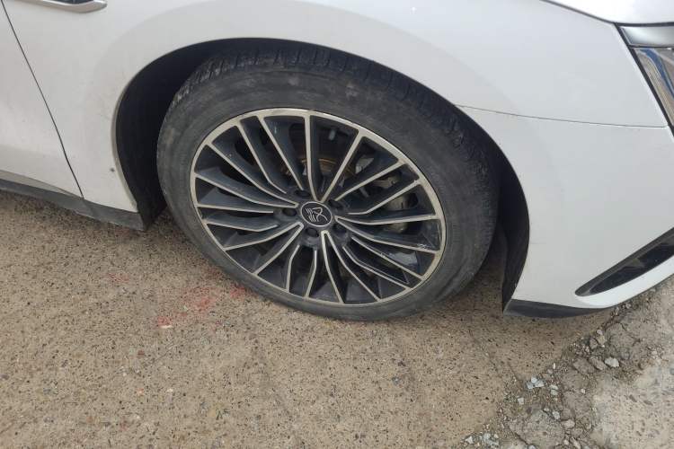 Used BYD Han 2022 DM-i 121KM Prestige Model Right Front Wheel Hub