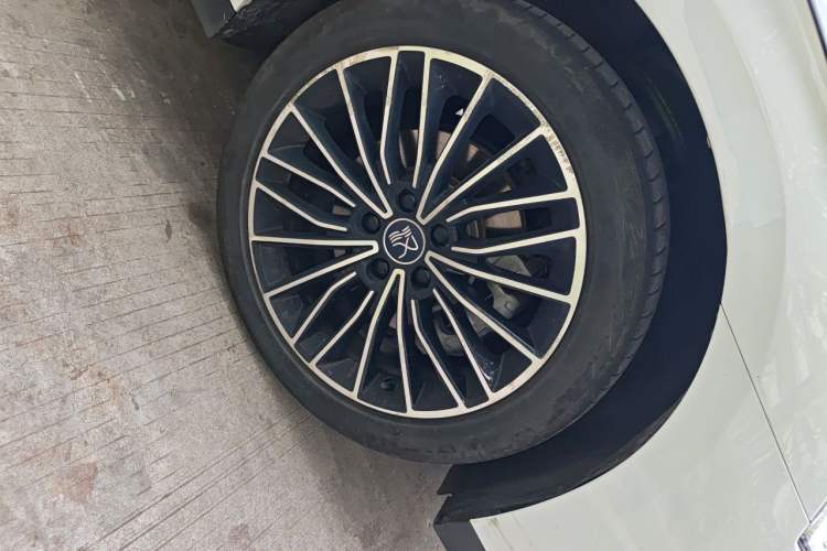 Used BYD Han 2022 DM-i 121KM Luxury Model Right Front Wheel Hub