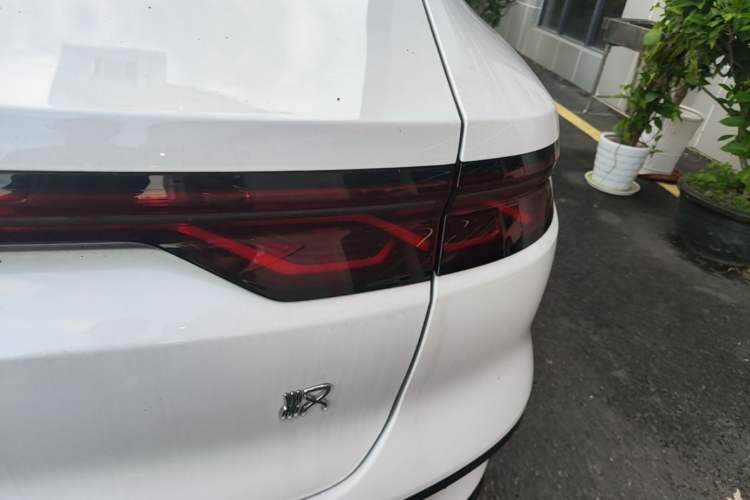 Used BYD Han 2022 DM-i 121KM Luxury Model Right Rear Taillight