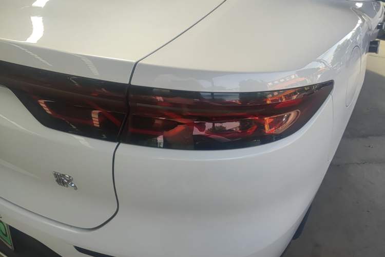 Used BYD Han 2022 DM-i 121KM Prestige Model Right Rear Taillight