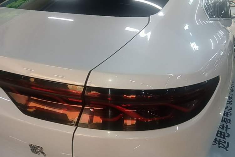 Used BYD Han 2022 DM-i 121KM Luxury Model Right Rear Taillight