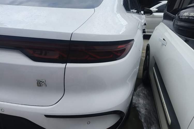 Used BYD Han 2022 DM-i 121KM Prestige Model Right Rear Taillight