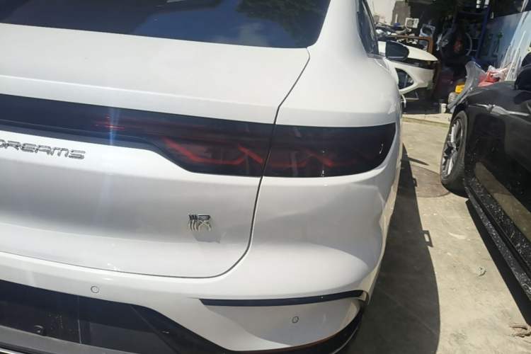 Used BYD Han 2022 DM-i 121KM Prestige Model Right Rear Taillight