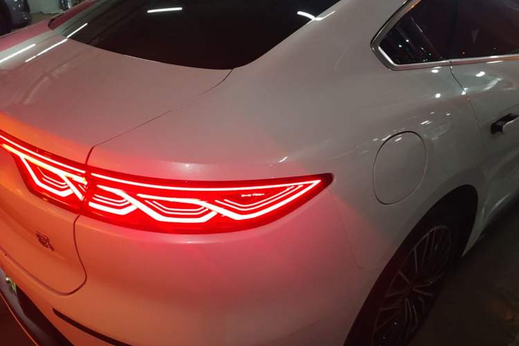 Used BYD Han 2022 DM-i 121KM Prestige Model Right Rear Taillight