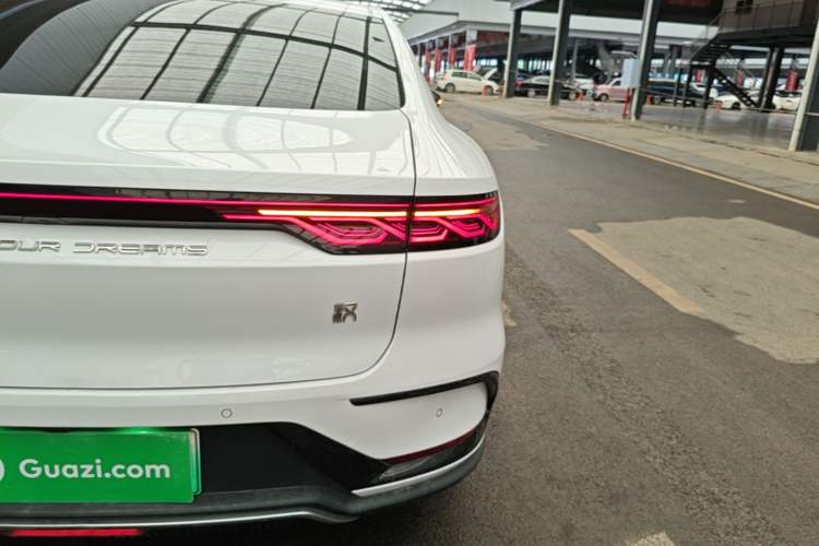 Used BYD Han 2022 DM-i 121KM Luxury Model Right Rear Taillight