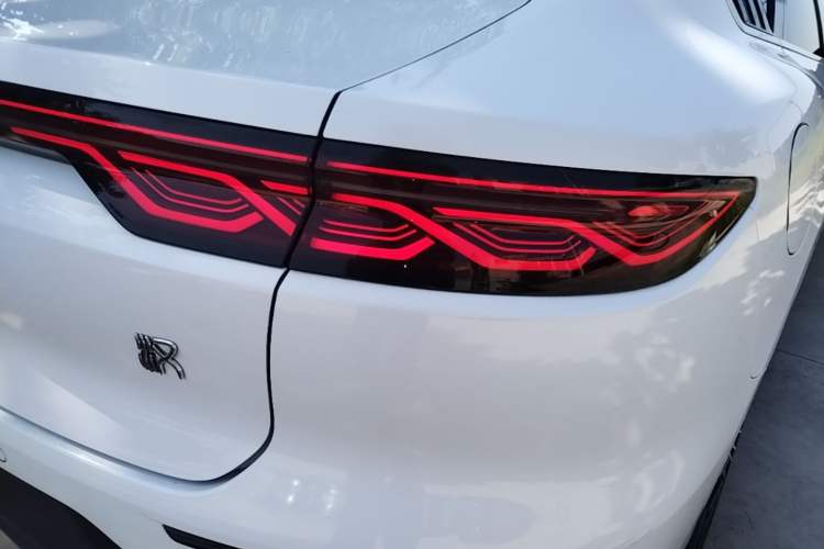 Used BYD Han 2022 DM-i 121KM Prestige Model Right Rear Taillight