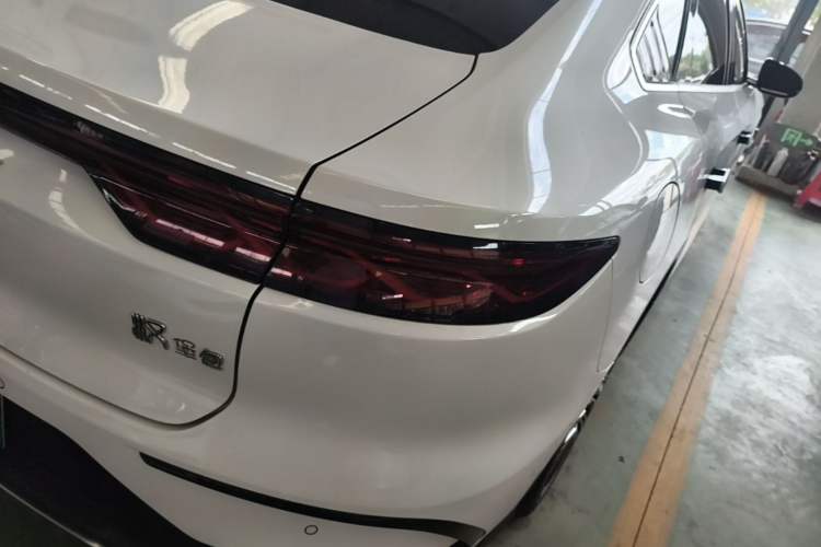 Used BYD Han 2022 DM-i 121KM Prestige Model Right Rear Taillight