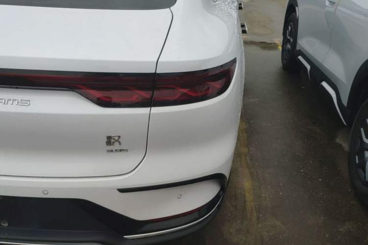 Used BYD Han 2022 EV Genesis Edition 610KM All-Wheel Drive Premium Model Right Rear Taillight