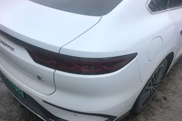 Used BYD Han 2022 DM-i 121KM Luxury Model Right Rear Taillight