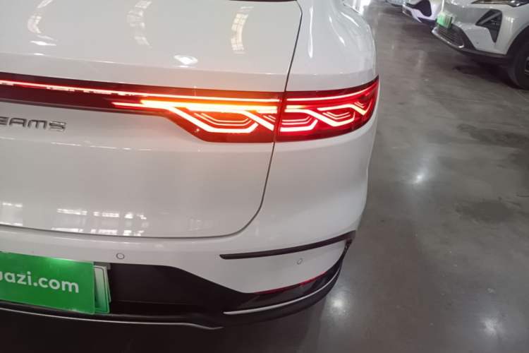 Used BYD Han 2022 EV Genesis Edition 715 km Front-Wheel-Drive Flagship Model Right Rear Taillight