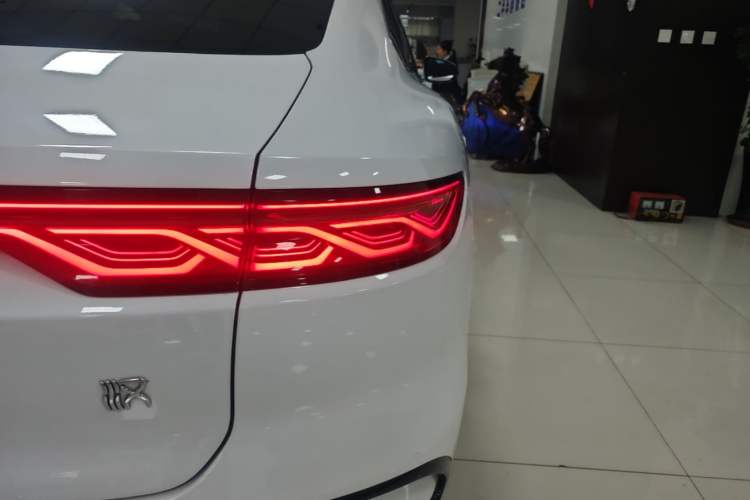 Used BYD Han 2022 EV 610 km All-Wheel-Drive Qianshan Cui Limited Edition Right Rear Taillight