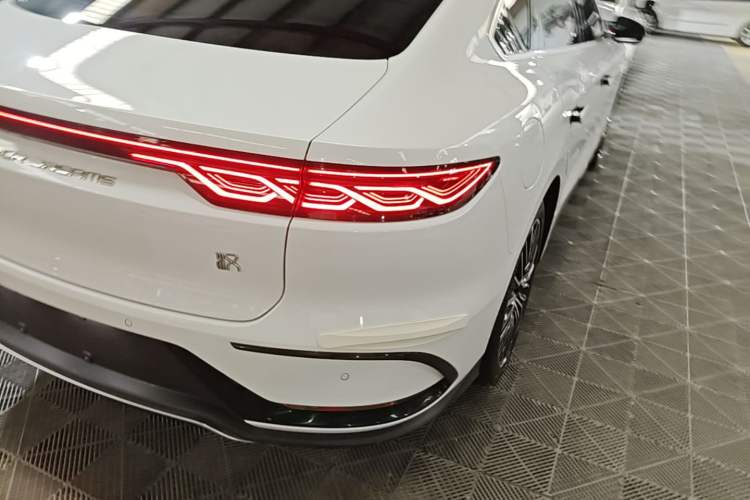 Used BYD Han 2022 DM-i 121KM Luxury Model Right Rear Taillight