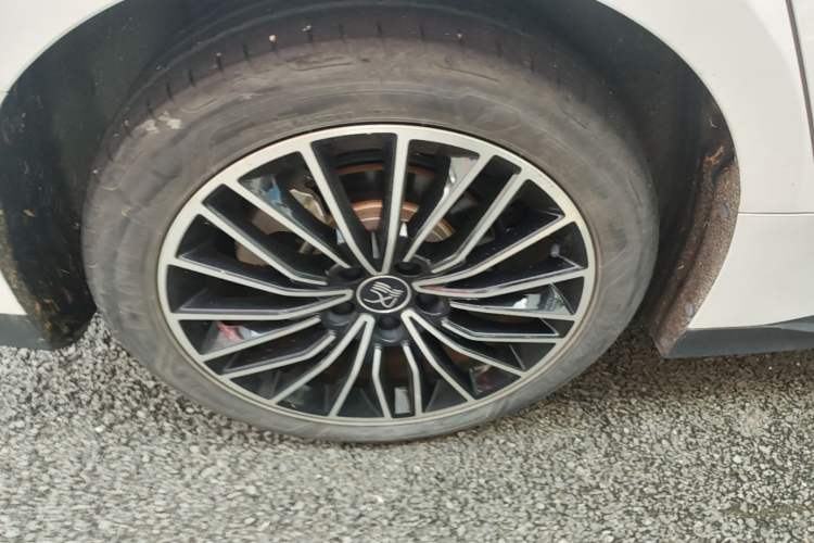 Used BYD Han 2022 DM-i 121KM Luxury Model Right Rear Wheel Hub