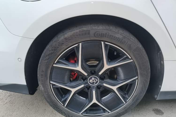 Used BYD Han 2022 EV Genesis Edition 715 km Front-Wheel-Drive Flagship Model Right Rear Wheel Hub
