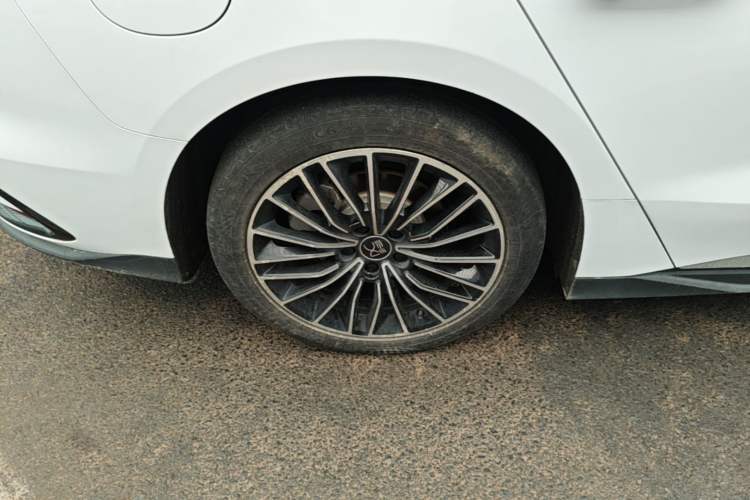 Used BYD Han 2022 DM-i 121KM Luxury Model Right Rear Wheel Hub