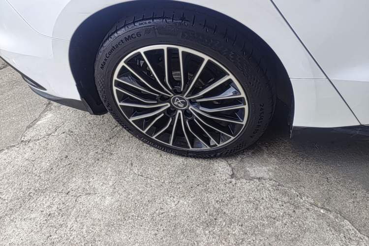 Used BYD Han 2022 DM-i 121KM Prestige Model Right Rear Wheel Hub
