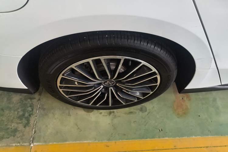 Used BYD Han 2022 DM-i 121KM Prestige Model Right Rear Wheel Hub